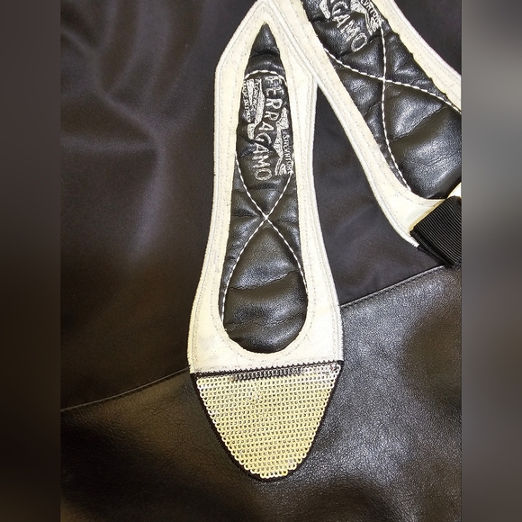 Salvatore Ferragamo Vara Tote Nylon with Leather Medium - Picture 11 of 16